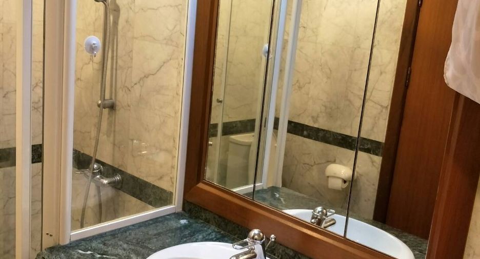 Wohnung zur Miete mit 2 Zimmer in Pathum Wan, Bangkok