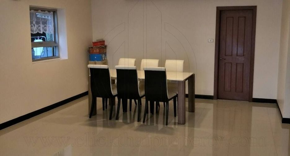Wohnung zur Miete mit 2 Zimmer in Pathum Wan, Bangkok