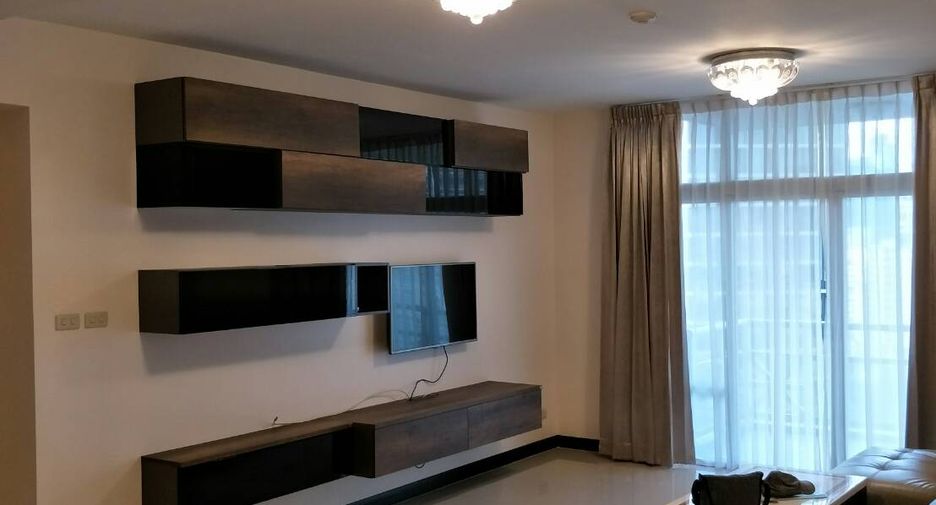 Wohnung zur Miete mit 2 Zimmer in Pathum Wan, Bangkok