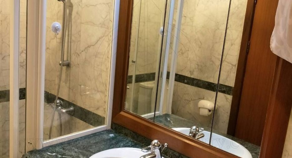Wohnung zur Miete mit 2 Zimmer in Pathum Wan, Bangkok