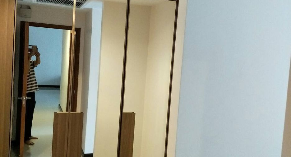 Wohnung zur Miete mit 2 Zimmer in Pathum Wan, Bangkok