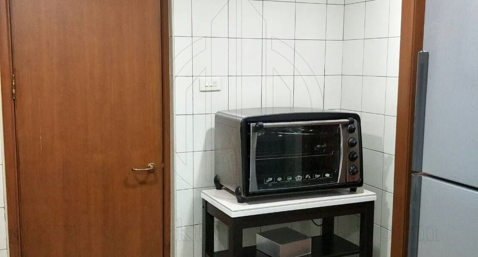 Wohnung zur Miete mit 2 Zimmer in Pathum Wan, Bangkok