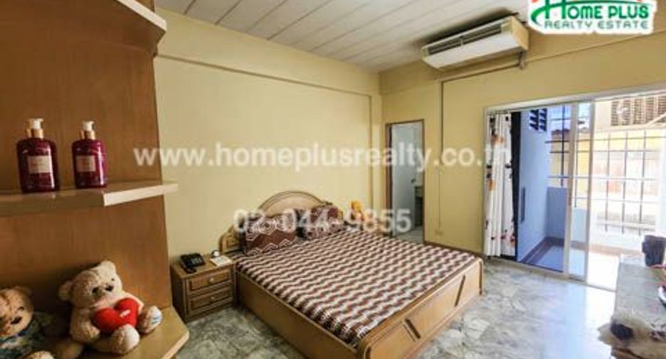For sale 49 bedrooms apartment in Bangkok Yai, Bangkok