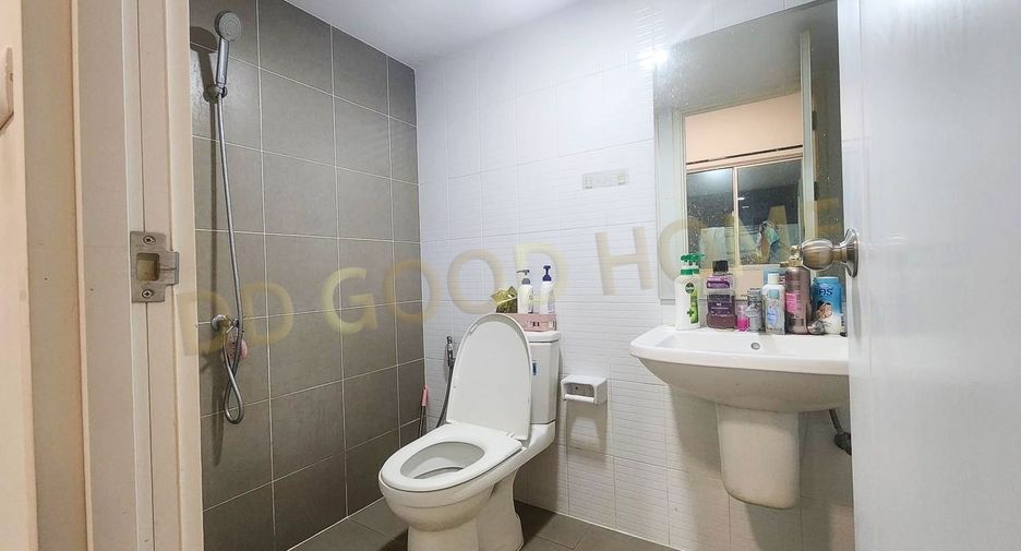 For sale 3 bedrooms townhouse in Bang Khae, Bangkok