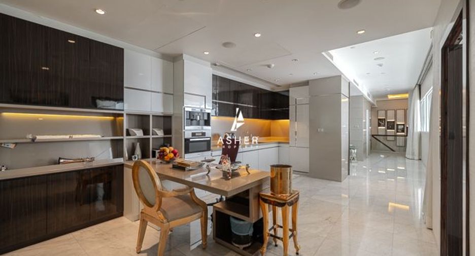 Wohnung zum Kauf mit 4 Zimmer in Khlong Toei, Bangkok