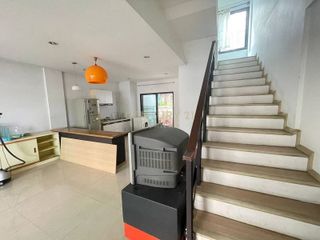 For rent and for sale 3 bed townhouse in Huai Khwang, Bangkok
