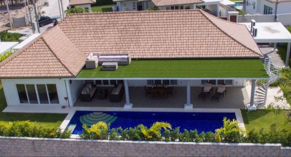 For sale 3 bedrooms villa in Hua Hin, Prachuap Khiri Khan