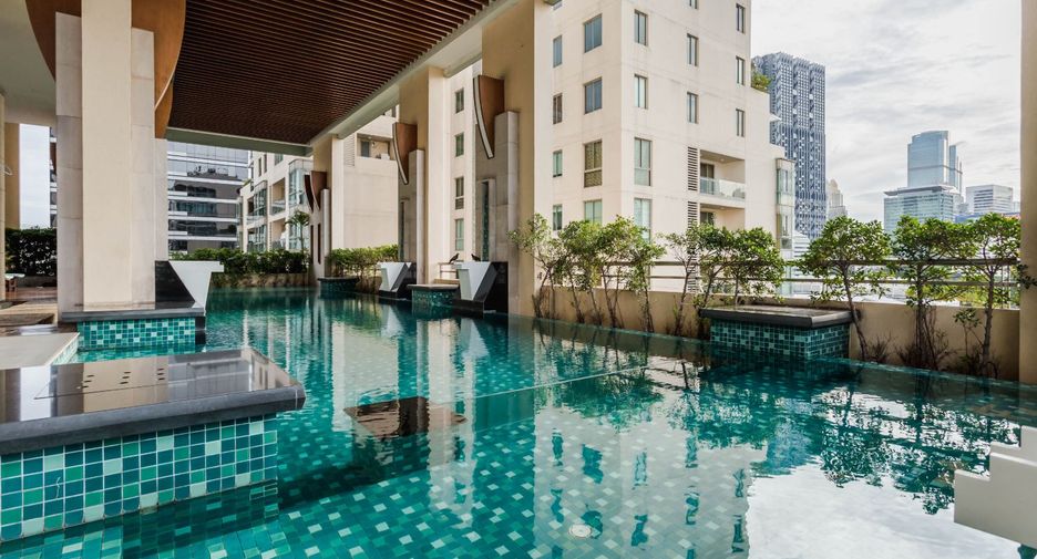 Condo en alquiler y en venta de 4 habitaciones en Sathon, Bangkok