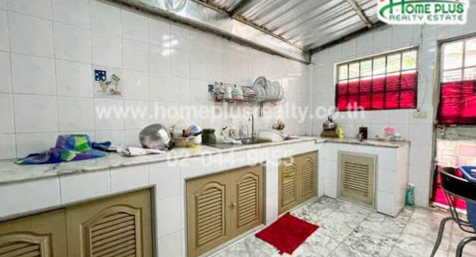For rent and for sale 5 bedrooms house in Lat Krabang, Bangkok