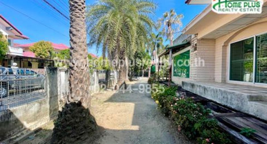 For rent and for sale 5 bedrooms house in Lat Krabang, Bangkok