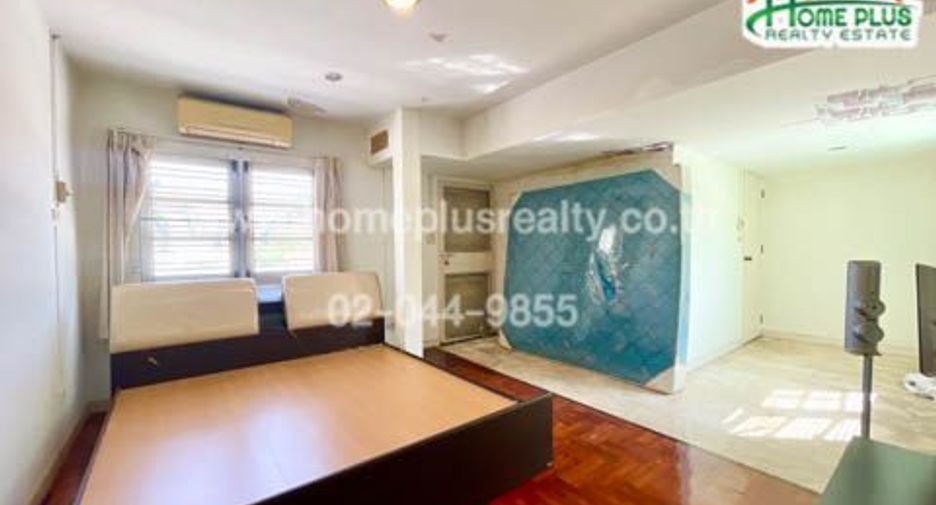 For rent and for sale 5 bedrooms house in Lat Krabang, Bangkok