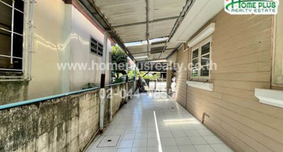 For rent and for sale 5 bedrooms house in Lat Krabang, Bangkok