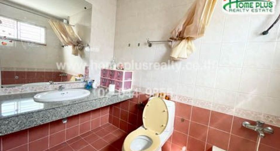 For rent and for sale 5 bedrooms house in Lat Krabang, Bangkok