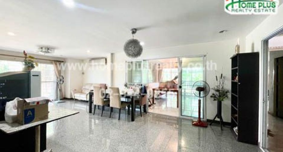 For rent and for sale 5 bedrooms house in Lat Krabang, Bangkok