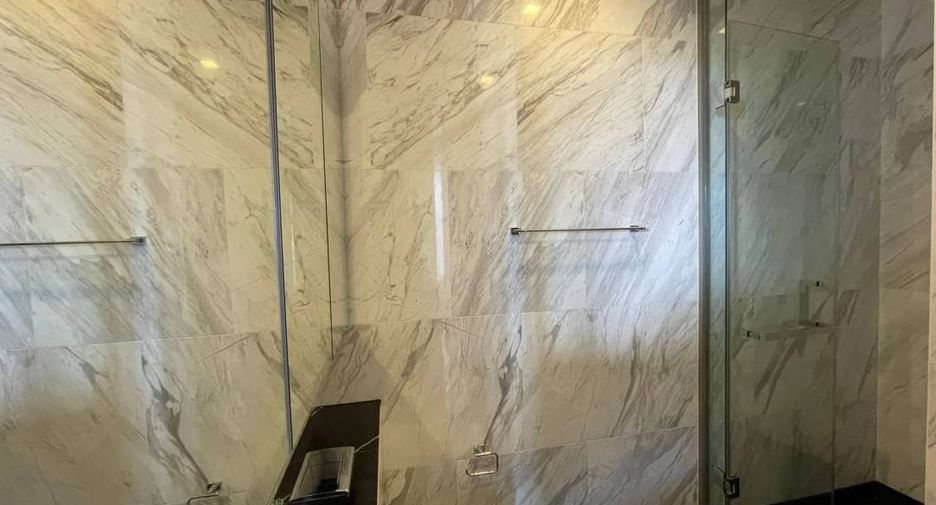 For rent 2 bedrooms condo in Sathon, Bangkok