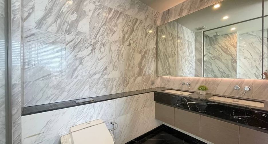 For rent 2 bedrooms condo in Sathon, Bangkok