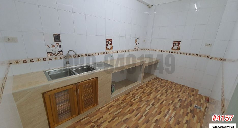 For rent 3 bedrooms retail Space in Bang Na, Bangkok