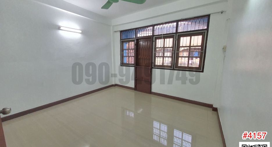 For rent 3 bedrooms retail Space in Bang Na, Bangkok