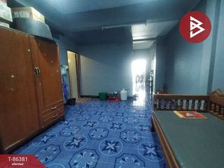 For sale 3 bed townhouse in Mueang Uttaradit, Uttaradit