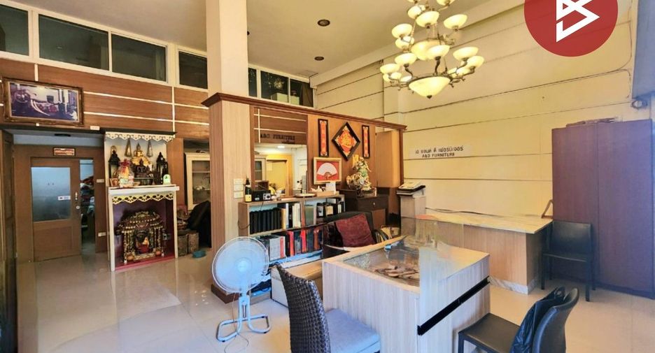 For sale 4 bed retail Space in Bang Khen, Bangkok