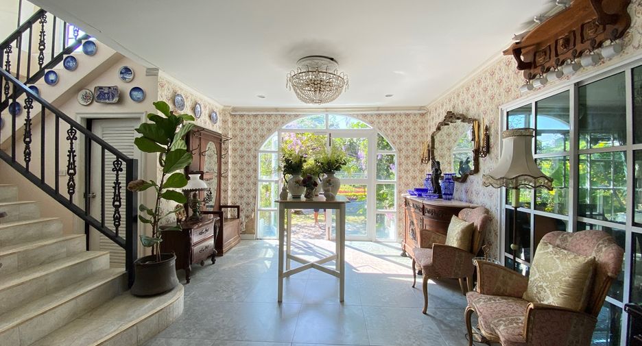 For rent and for sale 8 bedrooms retail Space in Mae Rim, Chiang Mai