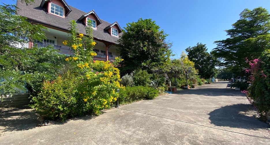 For rent and for sale 8 bedrooms retail Space in Mae Rim, Chiang Mai