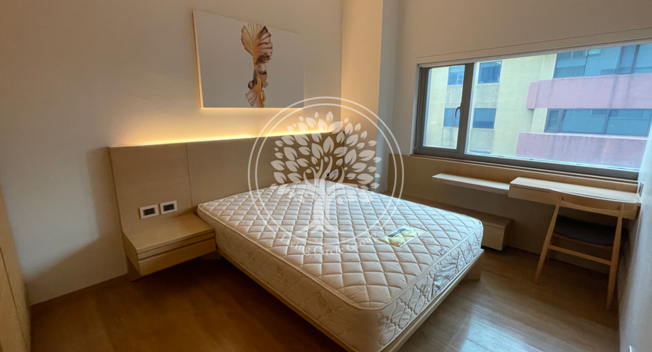 For rent 2 bedrooms condo in Sathon, Bangkok