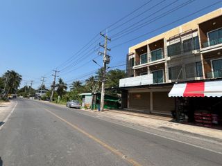 For sale 3 bed retail Space in Amphawa, Samut Songkhram