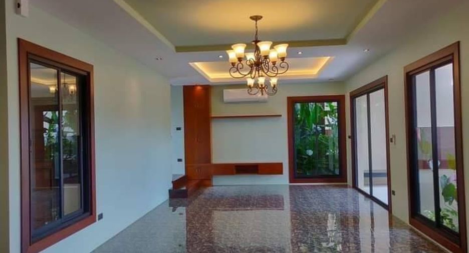 For rent and for sale 4 bed villa in San Sai, Chiang Mai