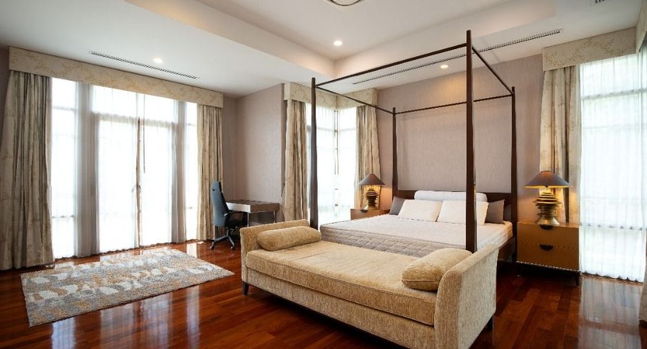 Casa en alquiler de 4 habitaciones en Watthana, Bangkok