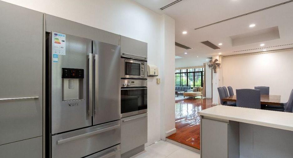 Casa en alquiler de 4 habitaciones en Watthana, Bangkok