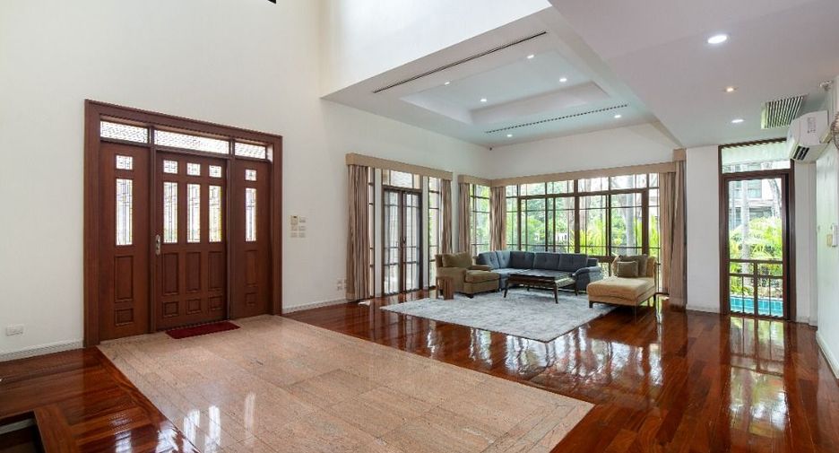 Casa en alquiler de 4 habitaciones en Watthana, Bangkok
