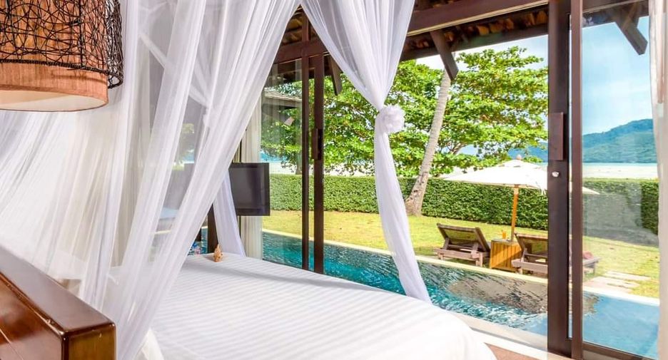 For rent 2 bedrooms villa in Mueang Phuket, Phuket