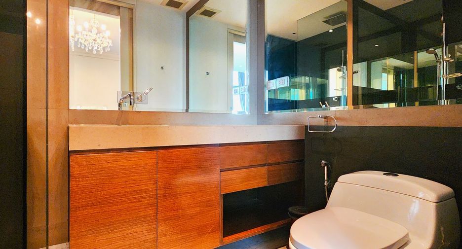 For rent and for sale 3 bedrooms condo in Pathum Wan, Bangkok