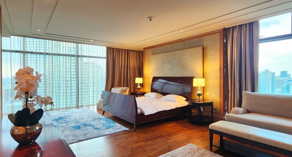 For rent and for sale 3 bedrooms condo in Pathum Wan, Bangkok