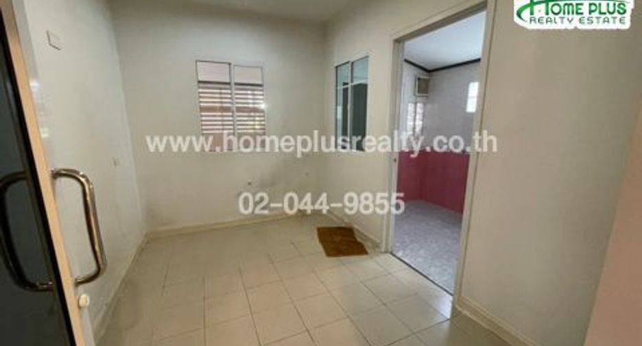 Casa en venta de 3 habitaciones en Thanyaburi, Pathum Thani