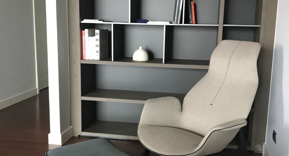 For sale 3 bedrooms condo in Khlong Toei, Bangkok