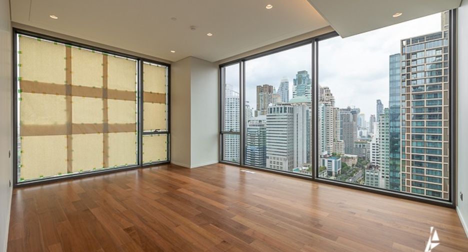 For sale 3 bedrooms condo in Pathum Wan, Bangkok