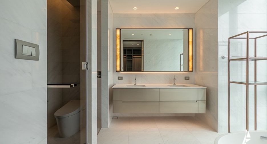 For sale 3 bedrooms condo in Pathum Wan, Bangkok