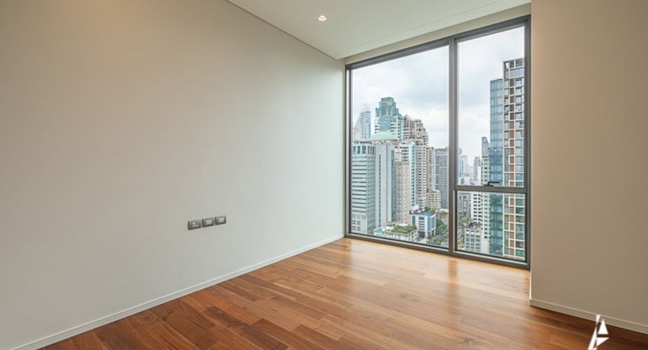 For sale 3 bedrooms condo in Pathum Wan, Bangkok