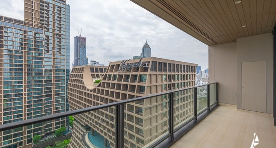 For sale 3 bedrooms condo in Pathum Wan, Bangkok