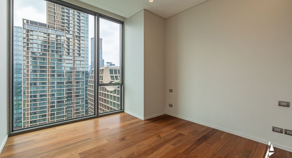 For sale 3 bedrooms condo in Pathum Wan, Bangkok