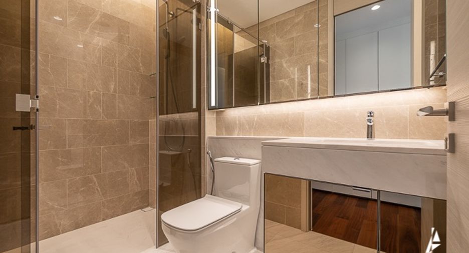 For sale 3 bedrooms condo in Pathum Wan, Bangkok