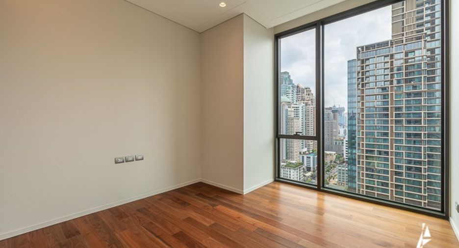 For sale 3 bedrooms condo in Pathum Wan, Bangkok