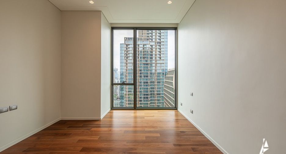 For sale 3 bedrooms condo in Pathum Wan, Bangkok