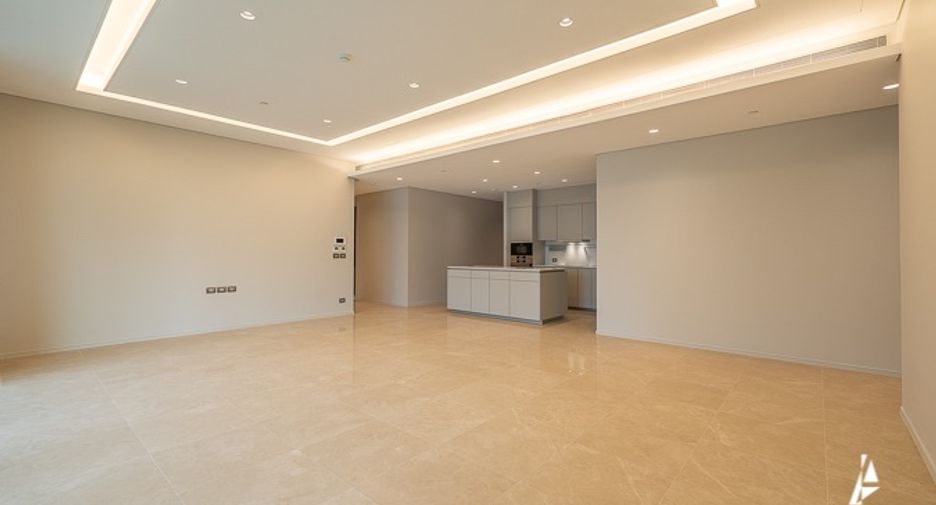 For sale 3 bedrooms condo in Pathum Wan, Bangkok