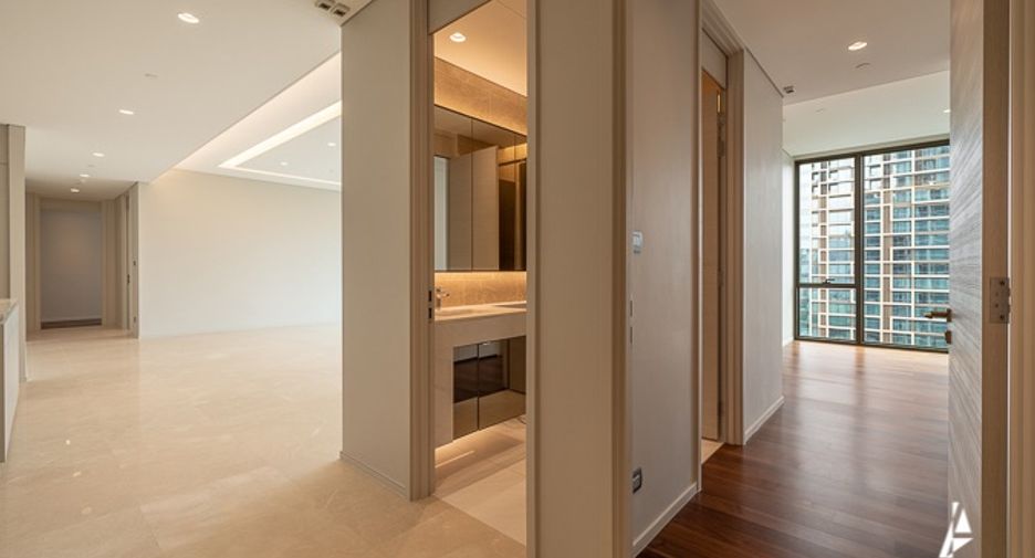 For sale 3 bedrooms condo in Pathum Wan, Bangkok