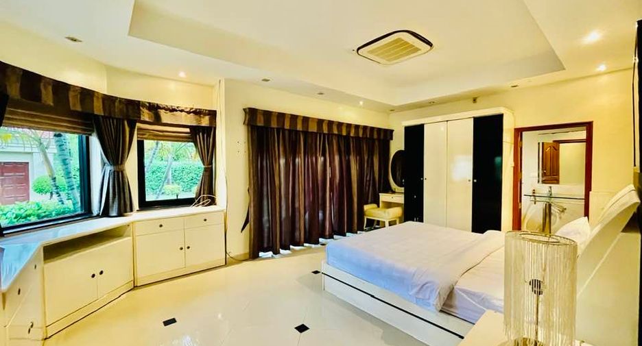 For rent 4 ベッドルーム villa in Bang Lamung, Chonburi