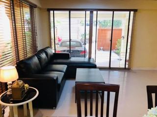 For rent 4 bedrooms house in Watthana, Bangkok