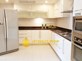 For rent 3 bedrooms condo in Khlong Toei, Bangkok